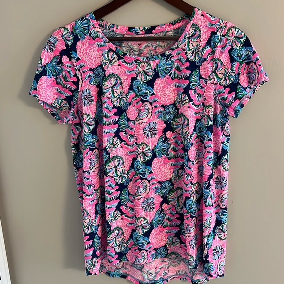 Lilly Pulitzer Tops - Medium Lilly Pulitzer Etta top worn once